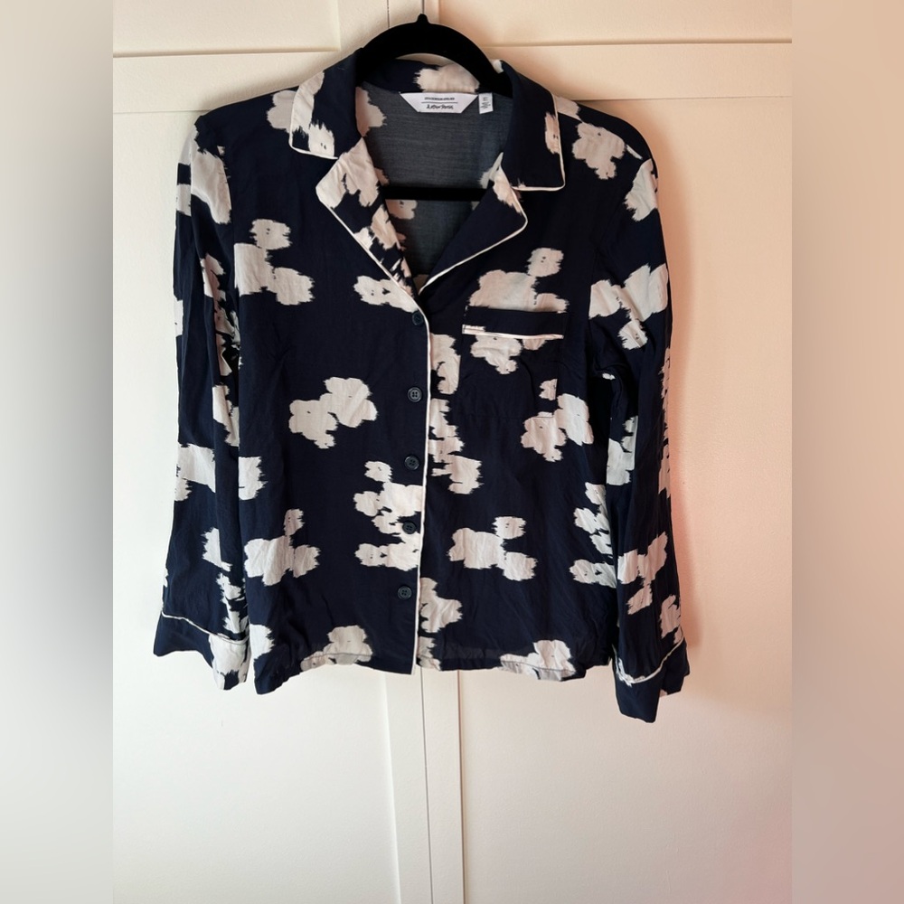 & Other Stories Women’s Pajama‎ Style Button Down Shirt Size 4